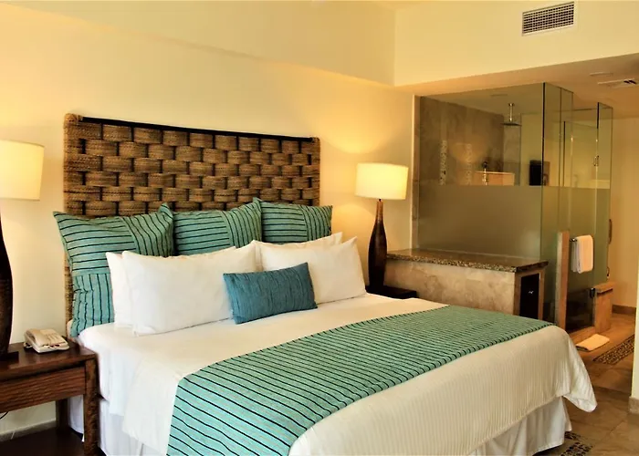 Guest house 2 Bedroom Executive Suite. In The Heart Of Cabo! *
