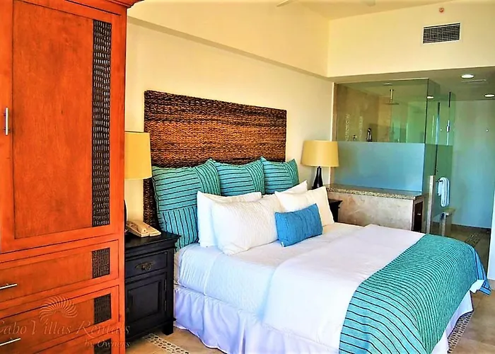 2 Bedroom Executive Suite. In The Heart Of Cabo! Cabo San Lucas