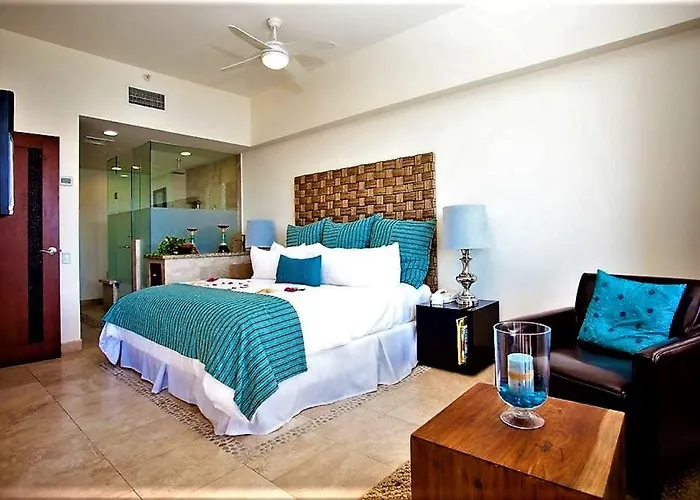Guest house 2 Bedroom Executive Suite. In The Heart Of Cabo! Cabo San Lucas