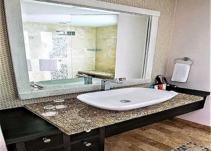 Guest house 2 Bedroom Executive Suite. In The Heart Of Cabo!